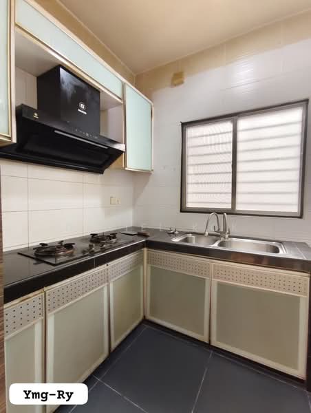 Rumah Berkembar untuk Dijual di Bandar Botanic (Klang) - Daniel Kok - Kitchen - PropertyGuru.com.my