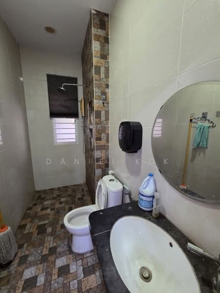 Rumah Berkembar untuk Dijual di Bandar Bestari (Klang) - Daniel Kok - Bathroom - PropertyGuru.com.my
