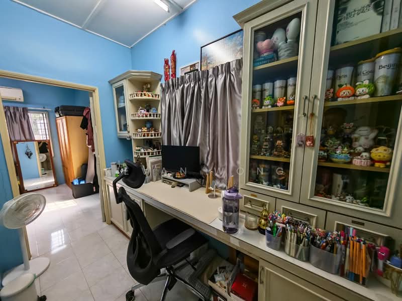 Rumah Teres 2-Tingkat untuk Dijual di Batu Caves (Selangor) - Kevan Wong - Study - PropertyGuru.com.my