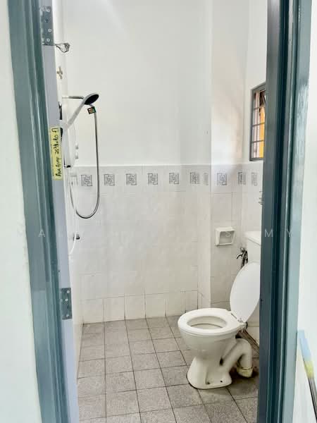 2-storey Terraced House for Sale in Semenyih (Selangor) - Mala Palanisamy - Bathroom - PropertyGuru.com.my