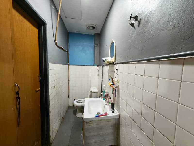 Rumah Teres 2-Tingkat untuk Dijual di Batu Caves (Selangor) - Kevan Wong - Bathroom - PropertyGuru.com.my