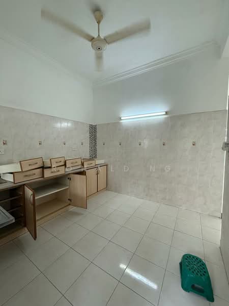 Rumah Teres untuk Disewa di Sungai Ara (Penang) - Ronald Ng - Kitchen - PropertyGuru.com.my