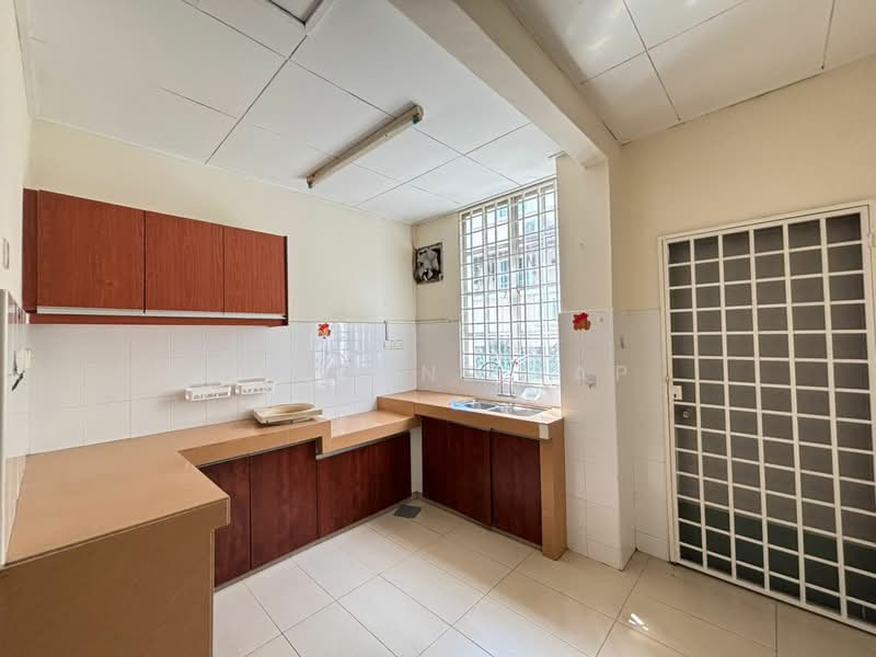 2-storey Terraced House for Sale in Seksyen 4 (Kota Damansara) - Jasmine Yap - Kitchen - PropertyGuru.com.my