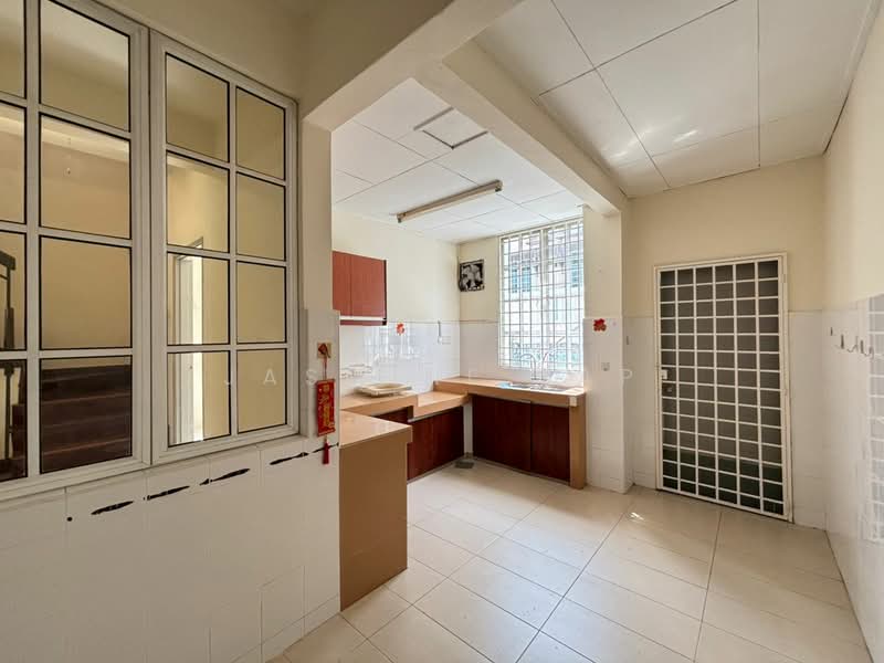2-storey Terraced House for Sale in Seksyen 4 (Kota Damansara) - Jasmine Yap - Kitchen - PropertyGuru.com.my
