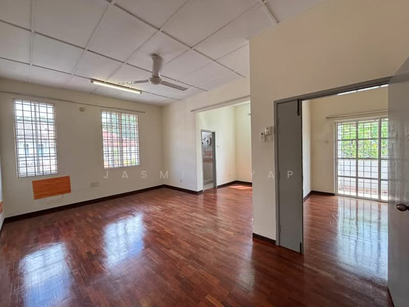 2-storey Terraced House for Sale in Seksyen 4 (Kota Damansara) - Jasmine Yap - Living Room - PropertyGuru.com.my