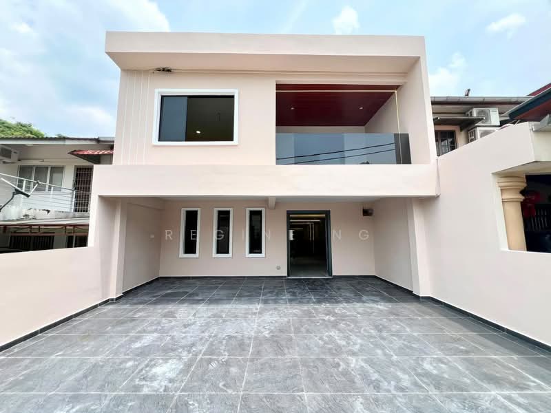 Rumah Teres 2-Tingkat untuk Dijual di Taman Pelangi (Johor Bahru) - Regine Ng - Exterior - PropertyGuru.com.my