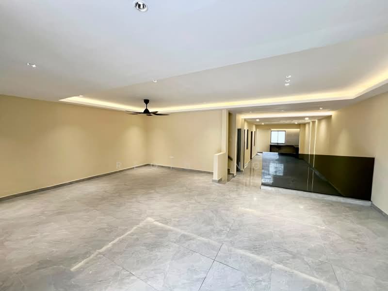 Rumah Teres 2-Tingkat untuk Dijual di Taman Pelangi (Johor Bahru) - Regine Ng - Living Room - PropertyGuru.com.my