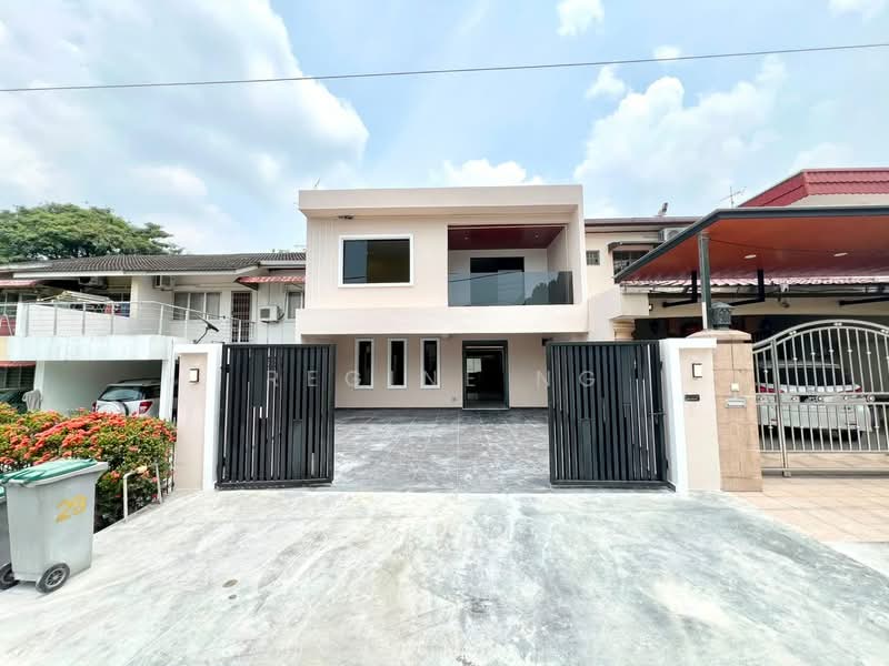 Rumah Teres 2-Tingkat untuk Dijual di Taman Pelangi (Johor Bahru) - Regine Ng - Exterior - PropertyGuru.com.my