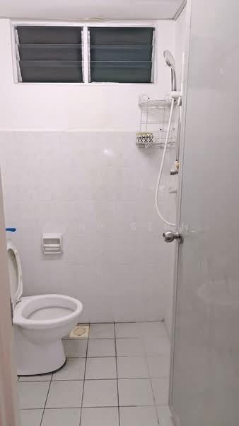 Pangsapuri untuk Disewa di The Ocean View (Bandar Sri Pinang) - Weng Sern - Bathroom - PropertyGuru.com.my