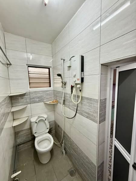 Rumah Teres 2-Tingkat untuk Disewa di Taman Johor Jaya (Johor Bahru) - Benjamin Ong - Bathroom - PropertyGuru.com.my