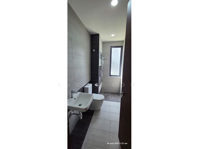Semi-Detached House for Rent in Bandar Seri Coalfields (Sungai Buloh) - Lucas Loh - Bathroom - PropertyGuru.com.my