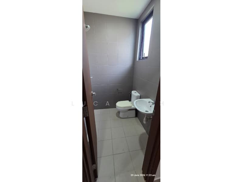Semi-Detached House for Rent in Bandar Seri Coalfields (Sungai Buloh) - Lucas Loh - Bathroom - PropertyGuru.com.my