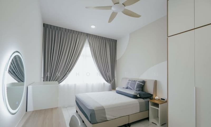 Kediaman Servis untuk Dijual di Summer Suites - Residensi Bukit Meldrum - Anthony Tham - Bedroom - PropertyGuru.com.my