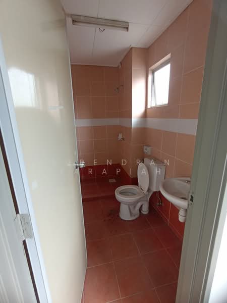 2-storey Terraced House for Sale in Taman Alam Indah (Shah Alam) - Surendran Karapiah - Bathroom - PropertyGuru.com.my