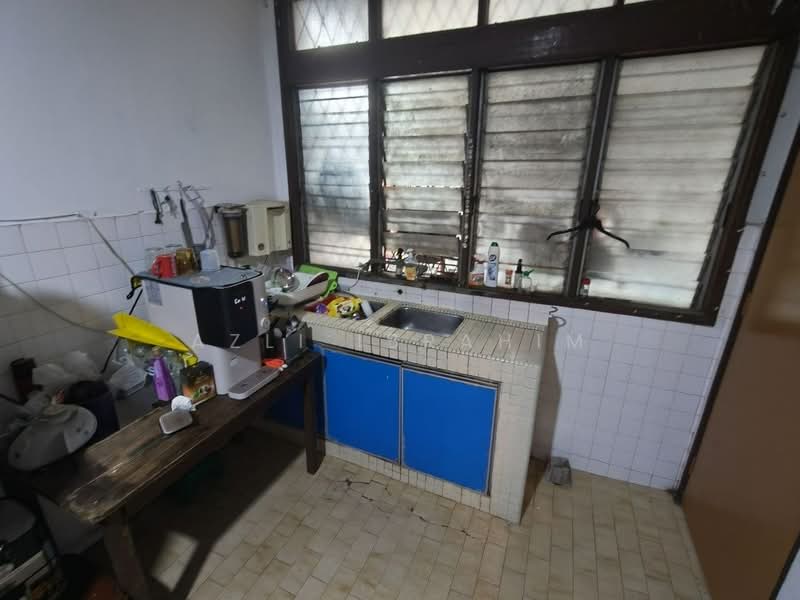 Semi-Detached House for Sale in Taman Maluri (Cheras) - Azli Ibrahim - Kitchen - PropertyGuru.com.my