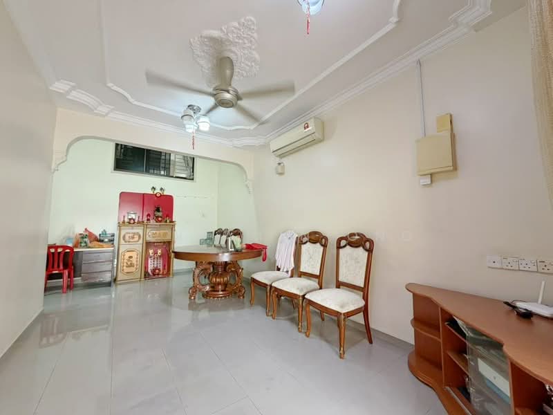 1.5-storey Terraced House for Sale in Taman Puteri Wangsa (Ulu Tiram) - Benjamin Ong - Living Room - PropertyGuru.com.my