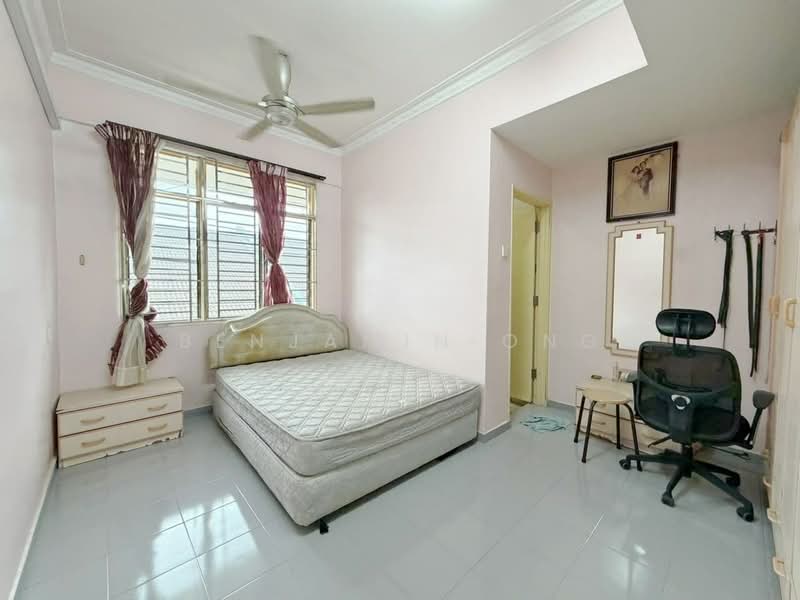 1.5-storey Terraced House for Sale in Taman Puteri Wangsa (Ulu Tiram) - Benjamin Ong - PropertyGuru.com.my