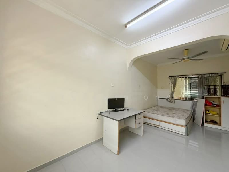 1.5-storey Terraced House for Sale in Taman Puteri Wangsa (Ulu Tiram) - Benjamin Ong - PropertyGuru.com.my