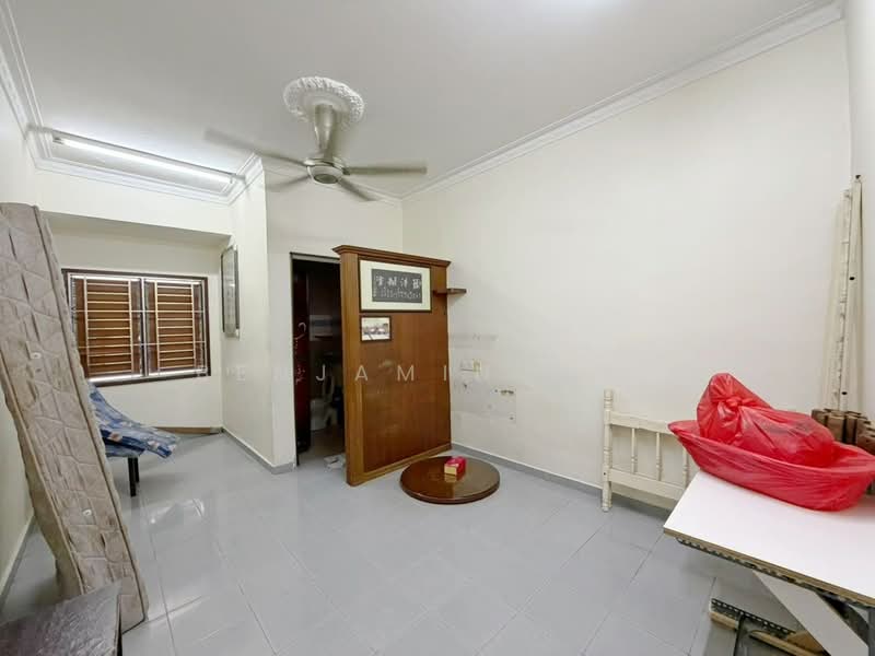 1.5-storey Terraced House for Sale in Taman Puteri Wangsa (Ulu Tiram) - Benjamin Ong - PropertyGuru.com.my