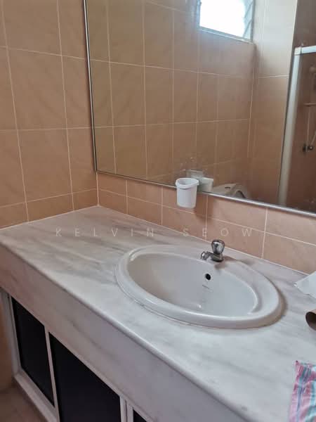 Kondominium untuk Disewa di Desa Airmas Condominium - Kelvin Seow - Bathroom - PropertyGuru.com.my
