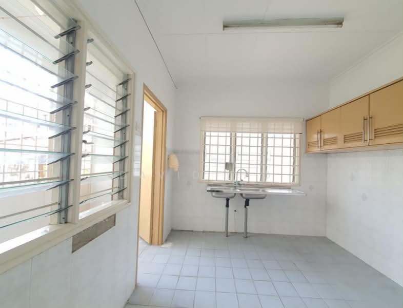 2-storey Terraced House for Rent in Subang Jaya (Selangor) - David Lao - Kitchen - PropertyGuru.com.my
