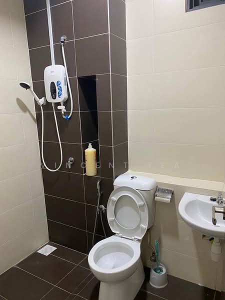Apartment for Rent at 8Scape Residence @ Sutera - Vincent Tea - Bathroom - PropertyGuru.com.my