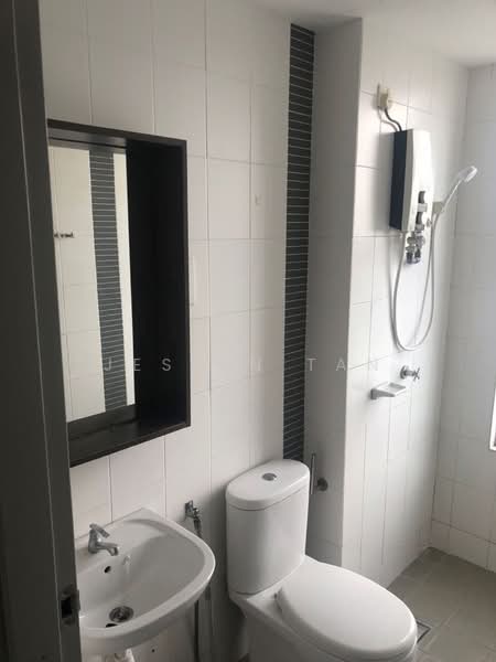Kediaman Servis untuk Dijual di Domain 5 @ NeoCyber - Jeslyn Tan - Bathroom - PropertyGuru.com.my
