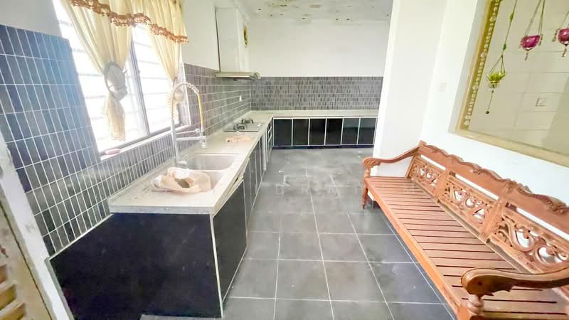 Rumah Teres 2-Tingkat untuk Dijual di Taman Desa Budiman (Bandar Sungai Long) - Azli Ibrahim - Kitchen - PropertyGuru.com.my
