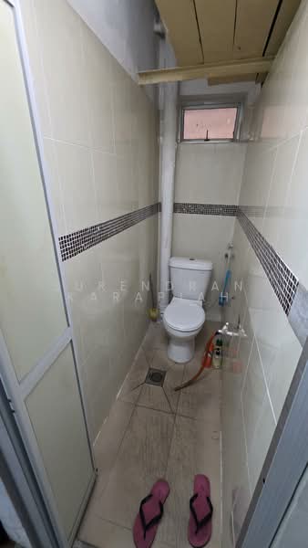Shop / Office for Sale in Taman Sri Andalas (Klang) - Surendran Karapiah - Bathroom - PropertyGuru.com.my