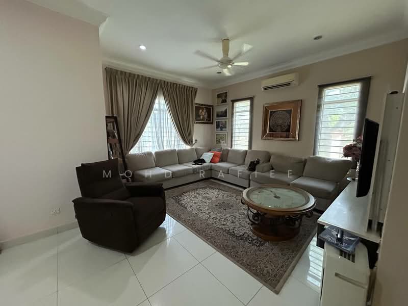 Semi-Detached House for Sale in Puncak Bangi (Bandar Baru Bangi) - Mohd Rafiee - Living Room - PropertyGuru.com.my