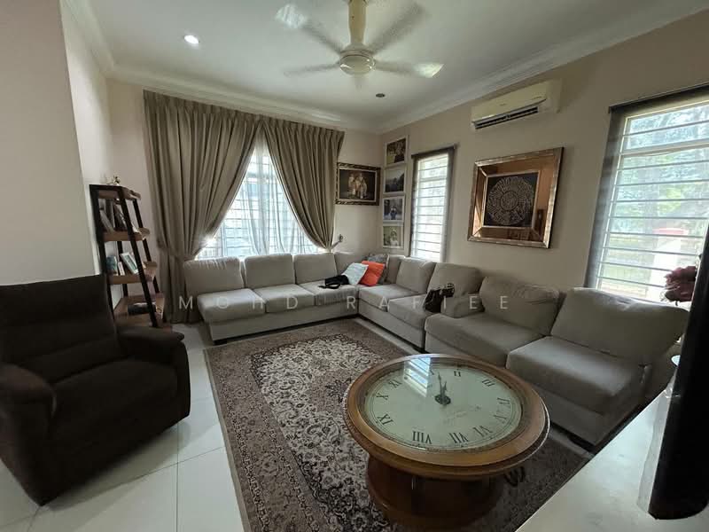Semi-Detached House for Sale in Puncak Bangi (Bandar Baru Bangi) - Mohd Rafiee - Living Room - PropertyGuru.com.my