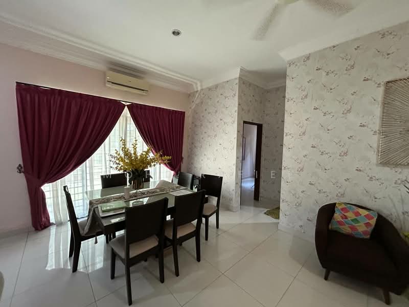 Semi-Detached House for Sale in Puncak Bangi (Bandar Baru Bangi) - Mohd Rafiee - Dining Room - PropertyGuru.com.my