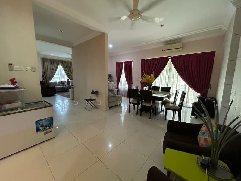 Semi-Detached House for Sale in Puncak Bangi (Bandar Baru Bangi) - Mohd Rafiee - Living Room - PropertyGuru.com.my
