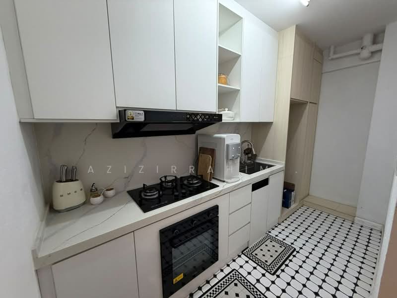 Condominium for Sale at Cyber Heights Villa - Azizirrahim . - Kitchen - PropertyGuru.com.my