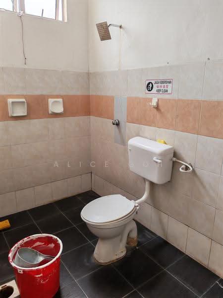 Shop / Office for Rent in Johor Bahru (Johor) - Alice Goh - Bathroom - PropertyGuru.com.my