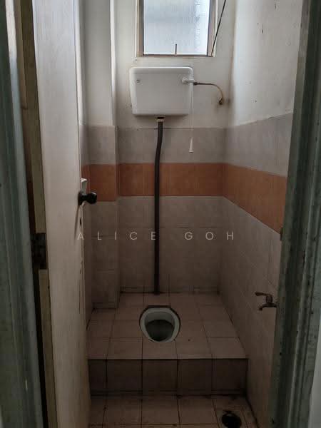 Shop / Office for Rent in Johor Bahru (Johor) - Alice Goh - Bathroom - PropertyGuru.com.my