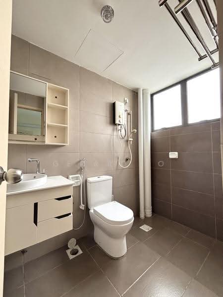 Kediaman Servis untuk Disewa di ARC @ Austin Hills - Gerard Lo - Bathroom - PropertyGuru.com.my