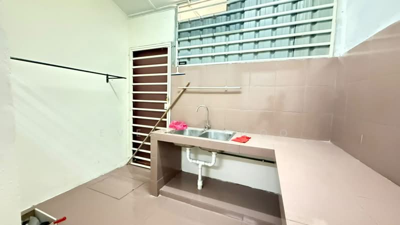 Rumah Teres 2-Tingkat untuk Dijual di Bukit Sentosa (Rawang) - Evelyn Khoo - Kitchen - PropertyGuru.com.my