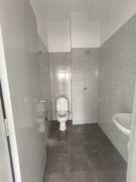 Terraced House for Sale in Sepang (Selangor) - Mohd Rafiee - Bathroom - PropertyGuru.com.my