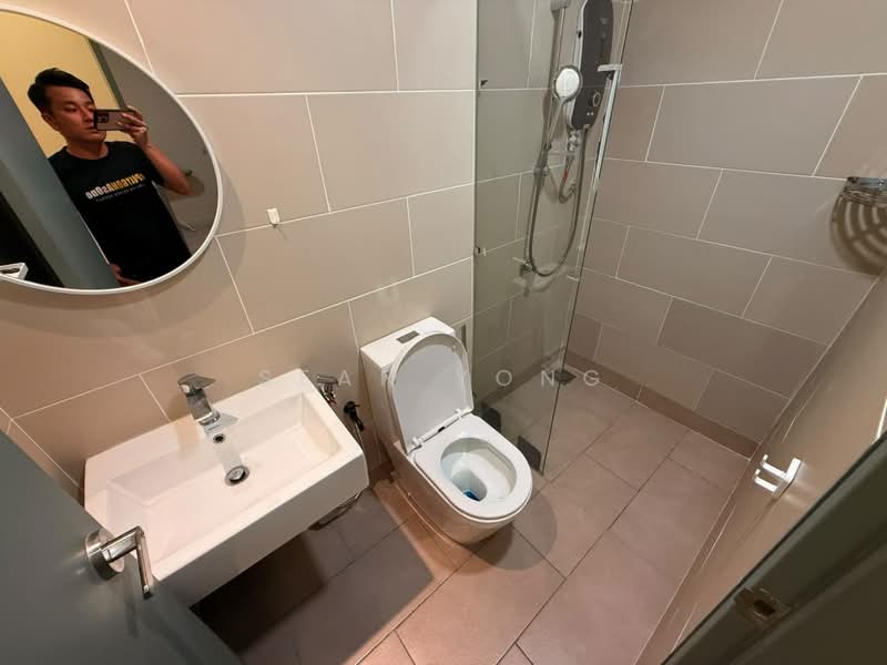 Kediaman Servis untuk Dijual di Fortune Centra - Sean Yong - Bathroom - PropertyGuru.com.my