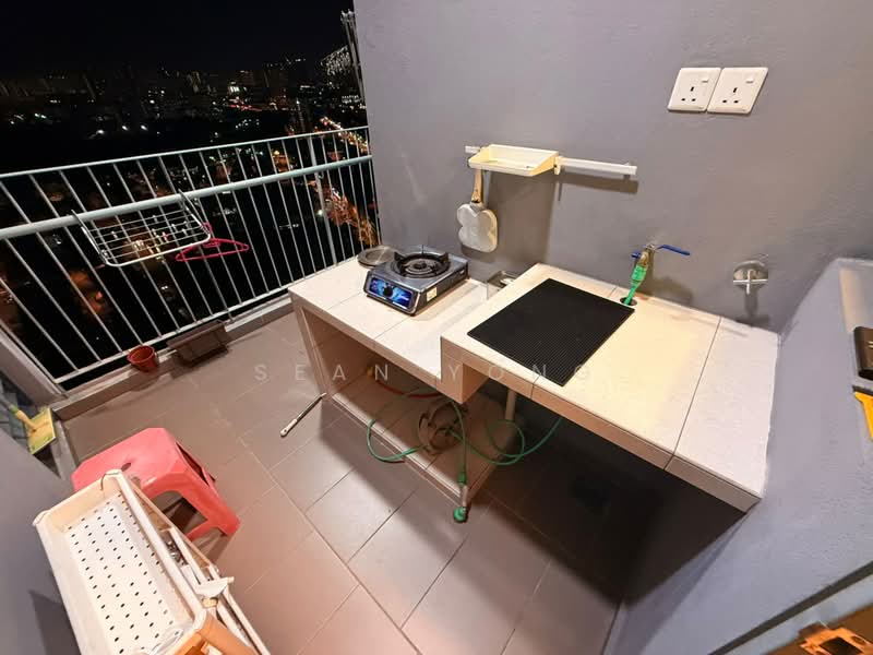 Kediaman Servis untuk Dijual di Fortune Centra - Sean Yong - Balcony - PropertyGuru.com.my