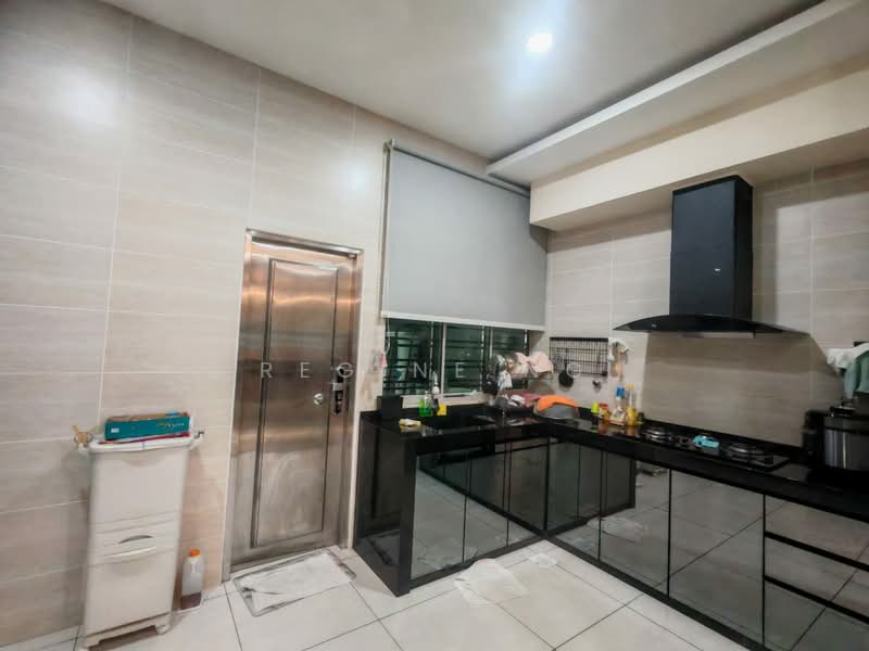 Semi-Detached House for Sale in Taman Sutera (Johor Bahru) - Regine Ng - Kitchen - PropertyGuru.com.my