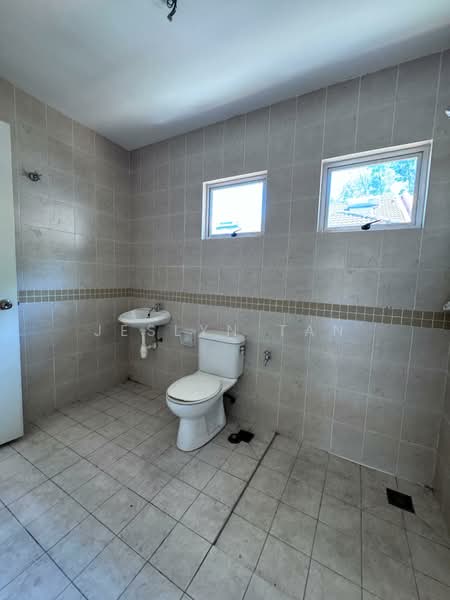 2-storey Terraced House for Sale in Batu 9 (Cheras) - Jeslyn Tan - Bathroom - PropertyGuru.com.my