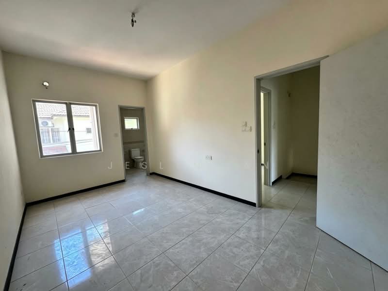 2-storey Terraced House for Sale in Batu 9 (Cheras) - Jeslyn Tan - Bathroom - PropertyGuru.com.my