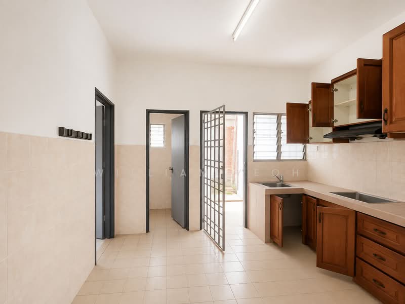 2-storey Terraced House for Sale in Bandar Bukit Tinggi 2 (Klang) - William Yeoh - Kitchen - PropertyGuru.com.my