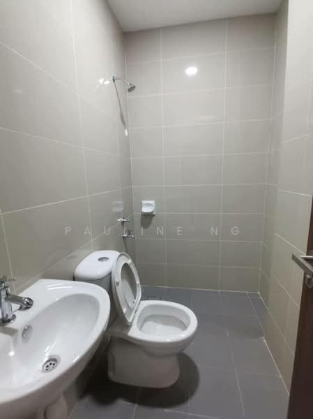 Kediaman Servis untuk Disewa di The Astaka @ 1 Bukit Senyum - Pauline Ng - Bathroom - PropertyGuru.com.my