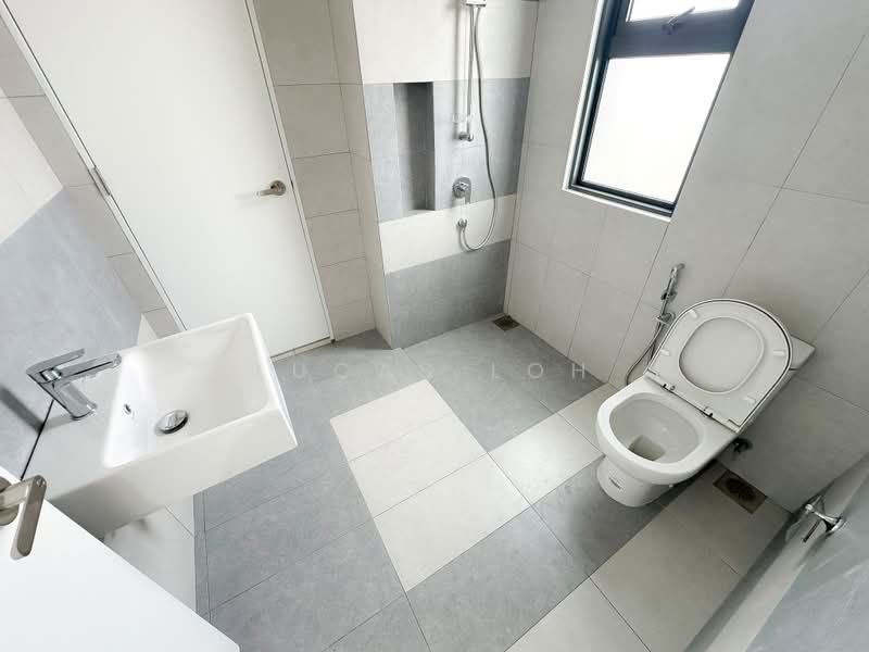 Rumah Teres 2-Tingkat untuk Disewa di Bandar Seri Coalfields (Sungai Buloh) - Lucas Loh - Bathroom - PropertyGuru.com.my