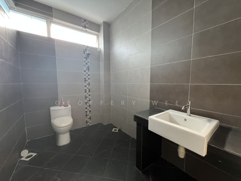 Bungalow House untuk Disewa di Paya Rumput (Melaka) - Geoffery Wee - Bathroom - PropertyGuru.com.my