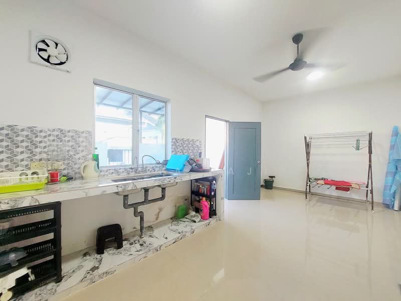 1-storey Terraced House for Rent in Kapar (Selangor) - Ziana Najib - Kitchen - PropertyGuru.com.my