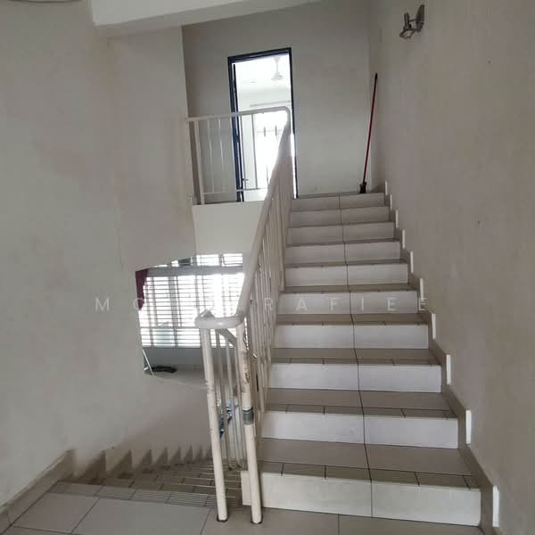 2-storey Terraced House for Sale in Sungai Merab (Dengkil) - Mohd Rafiee - Corridor - PropertyGuru.com.my